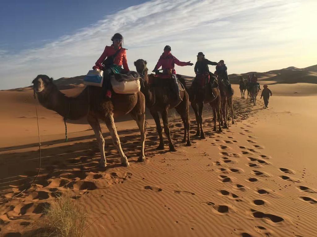 Galaxy Desert Camp Мерцуга Екстериор снимка