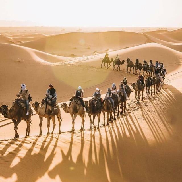 Galaxy Desert Camp Мерцуга Екстериор снимка